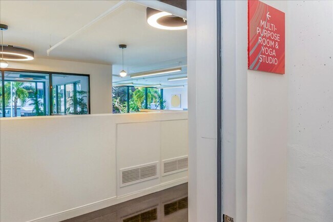 Building Photo - High Floor 2 BED/2 BATH/2 PRKG in brand ne...