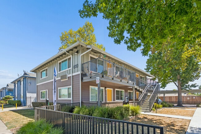 Building Photo - Connell Apartments