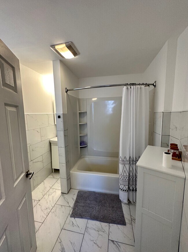 Building Photo - 148 Orange St