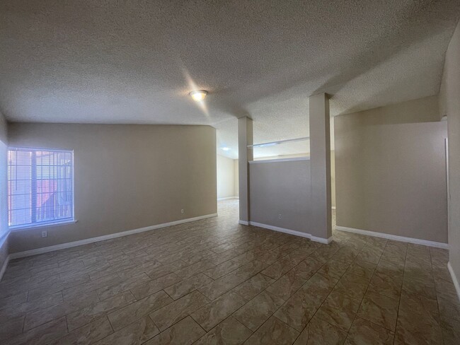 Building Photo - Victorville 4 Bedroom 2 Bathroom