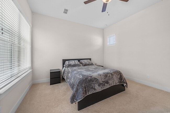 Building Photo - 28750 Shoalhaven Ct