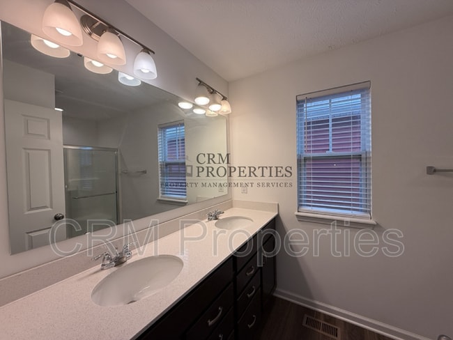 Building Photo - 326 N Warman Ave