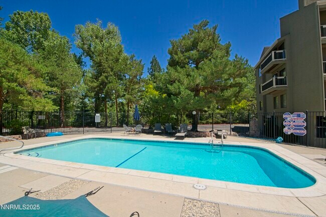 Building Photo - 2855 Idlewild Dr