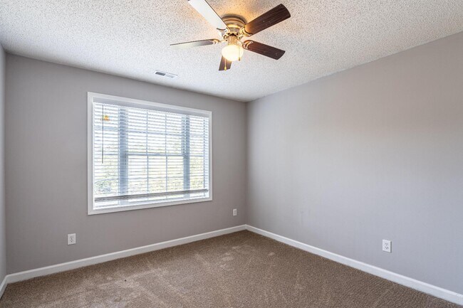 Building Photo - 509 Holly Ridge Ln