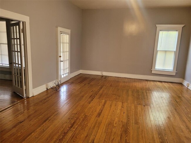 Building Photo - 403 Fawcett St