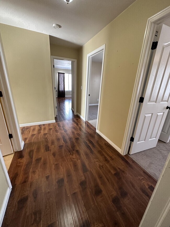 Building Photo - 113 Manilla Dr