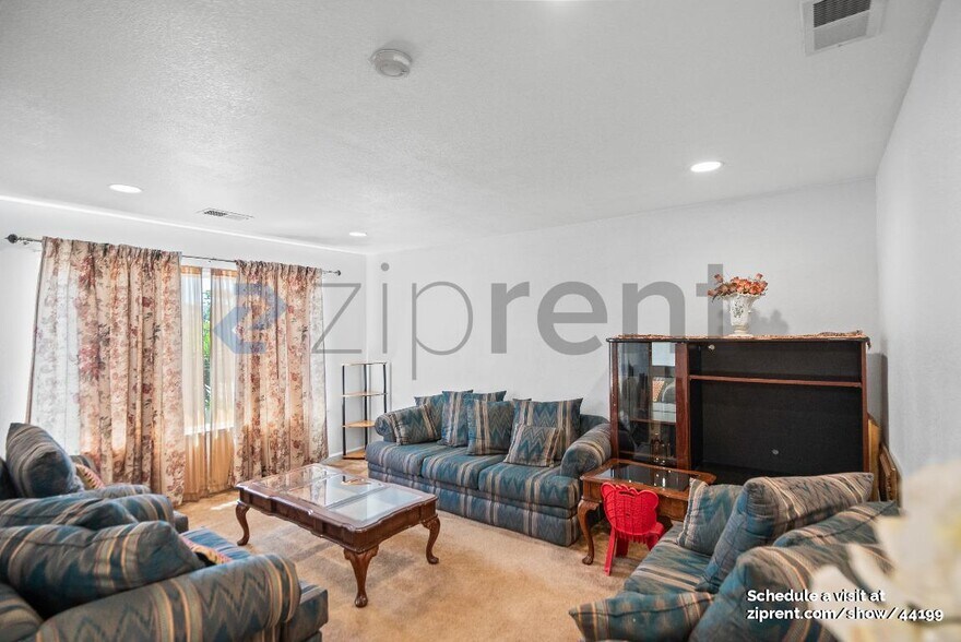 Building Photo - 819 Coral Dr
