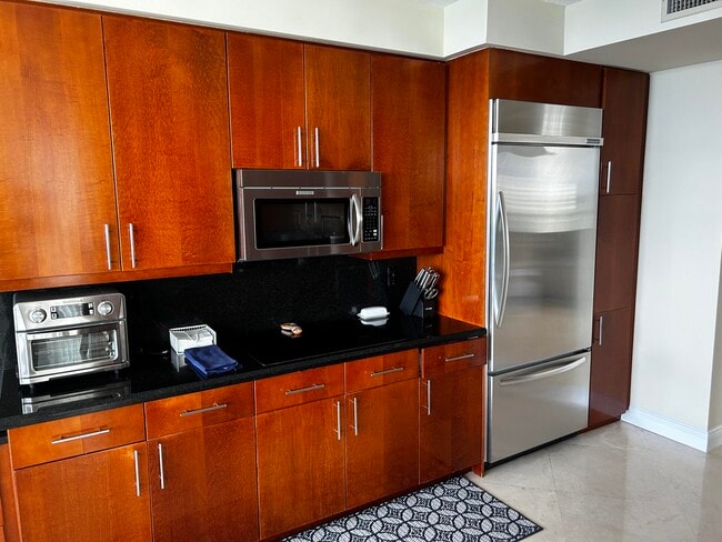 Building Photo - 3200 N Ocean Blvd