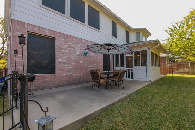Building Photo - Stately 4-Bedroom, 3-Bath Home with Modern...