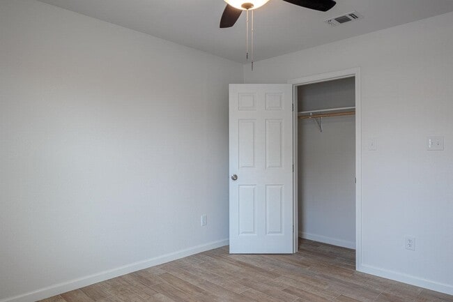 Building Photo - 105 Texas Dr