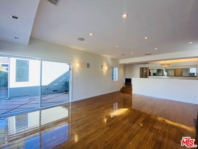 Building Photo - 3392 McLaughlin Ave