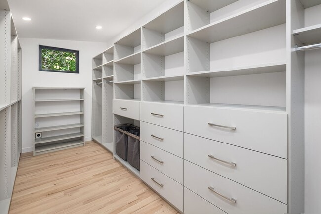 Building Photo - 4148 Boulevard Pl