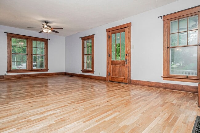 Building Photo - Please View 3D Virtual Walk-Through Before...