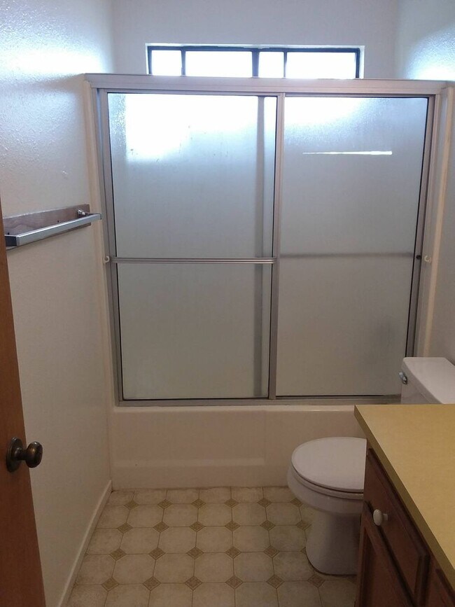 Building Photo - 430 Solar Way