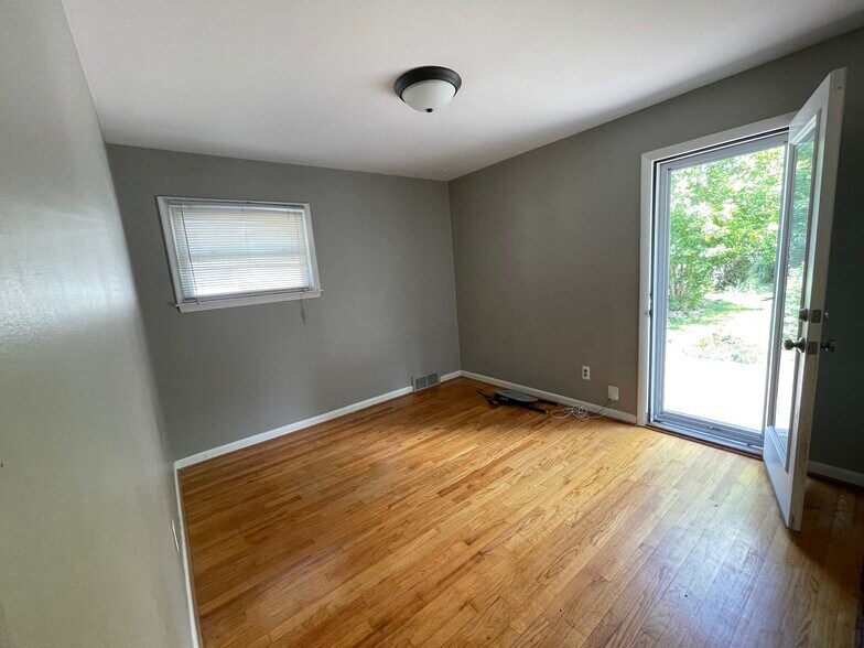 Building Photo - 20524 Fox