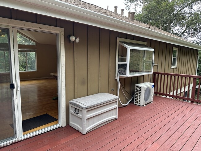 Building Photo - 25060 Soquel San Jose Rd