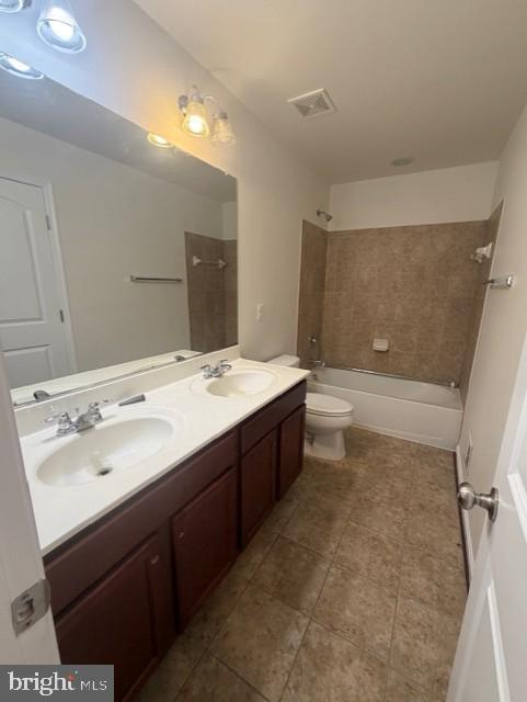 Building Photo - 165 Royal Ct