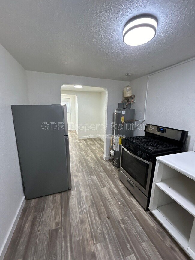 Building Photo - 3209 Burton Ave SE