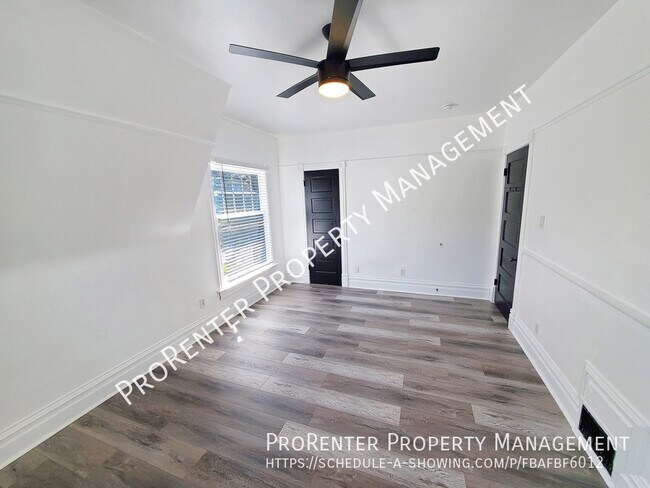 Building Photo - 221 E 2nd Ave