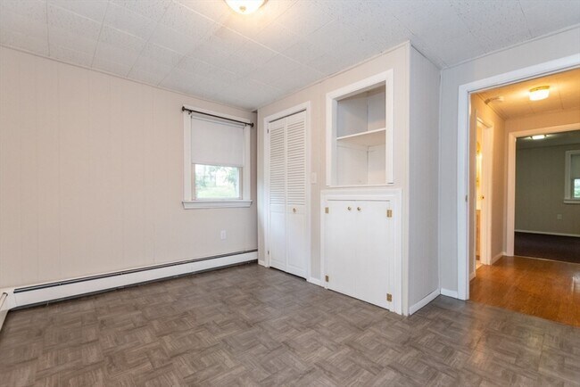 Building Photo - 205 Hardy Pond Rd