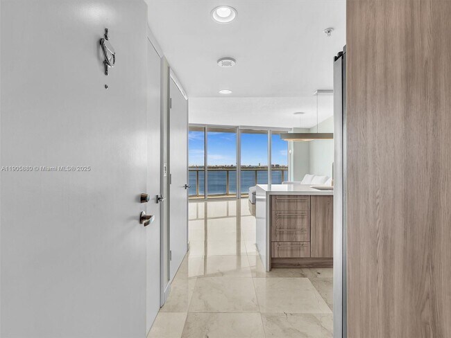 Building Photo - 665 NE 25th St