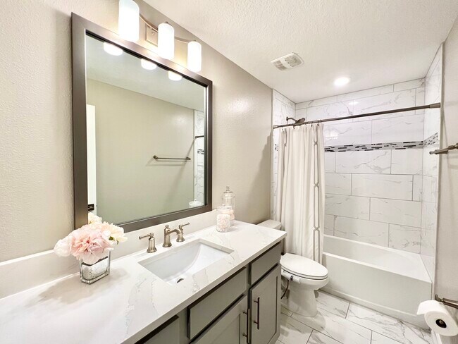 Building Photo - 5120 Bridge St