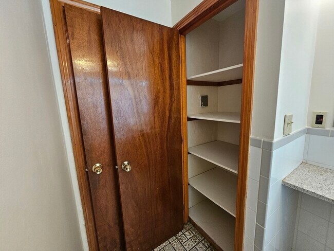 Building Photo - 91 Irving St