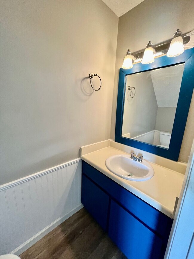 Building Photo - Cute 2-bedroom 1.5 bath townhome completely updated and only minutes from TAFB