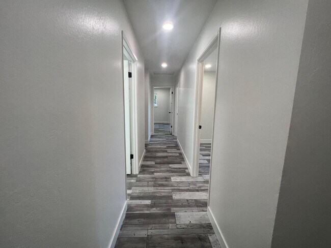 Building Photo - 1253 Ironbridge Way