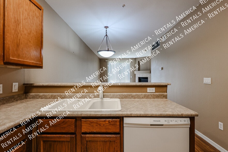 Building Photo - 6535 E Superstition Springs Blvd