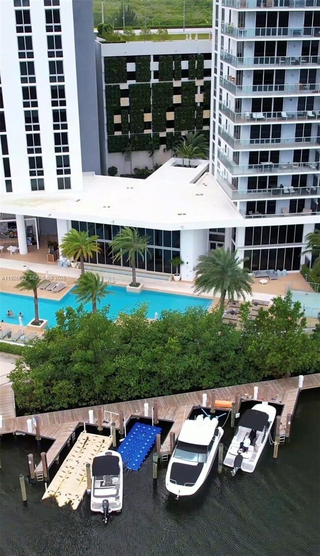 Building Photo - 16385 Biscayne Blvd