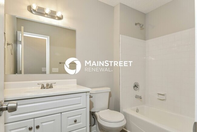 Building Photo - 3 Bedroom Pet-Friendly Home in GREENSBORO,...