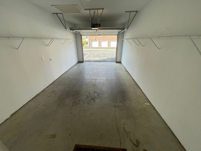 Building Photo - 2 Bed 2 Full Bath Condo w/ Garage For Rent