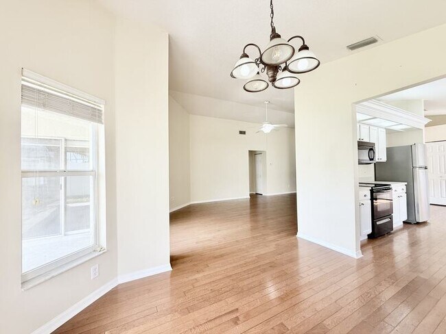 Building Photo - 27519 Sky Lake Cir