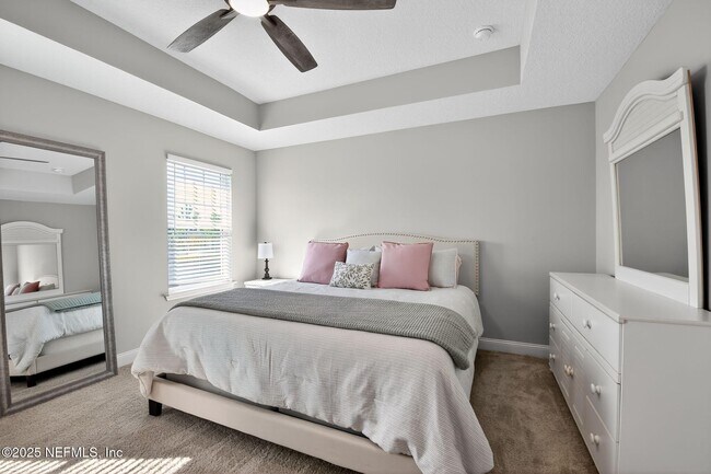 Building Photo - 244 Daydream Ave