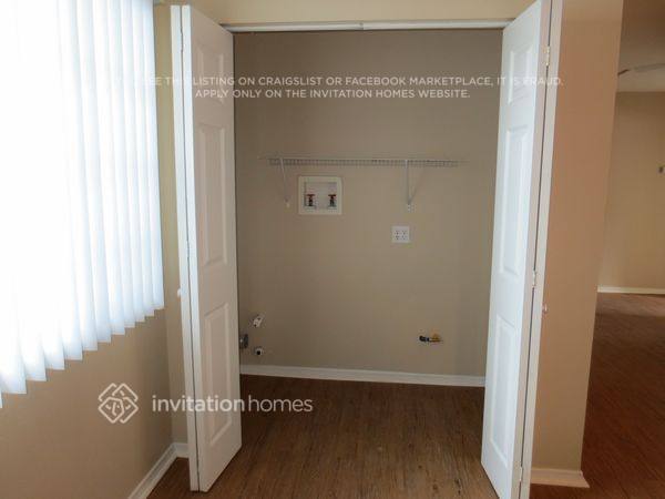 Building Photo - 1172 Elm Ave