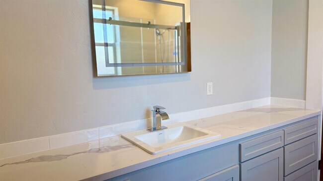 Building Photo - 130 E Malone St