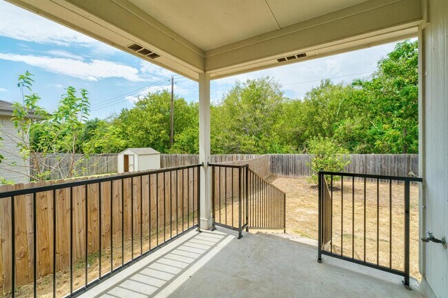 Building Photo - 15000 Sassafras Trail