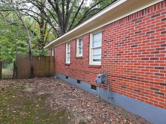 Building Photo - 3602 Gowan Dr