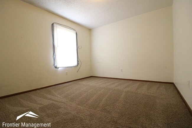 Building Photo - 2528 Candlecrest Cir