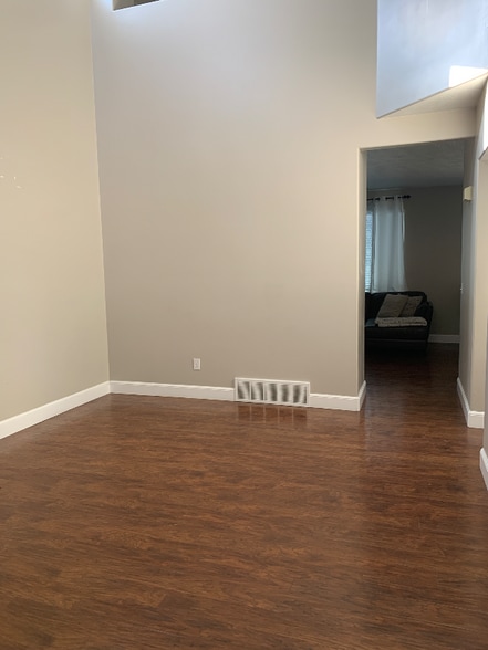 Building Photo - 5033 W Black Granite Way