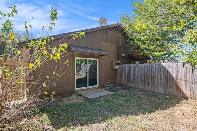 Building Photo - 6000 Calloway Ct