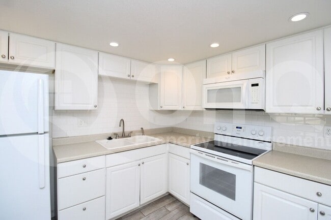 Building Photo - 149 1/2 East Butte Avenue