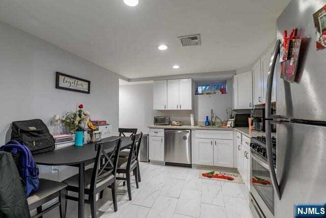 Building Photo - 126 Riverside Ave