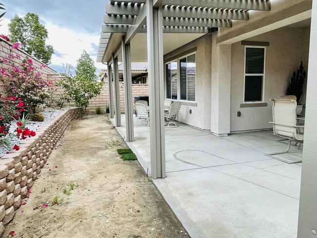 Building Photo - 85468 Treviso Dr