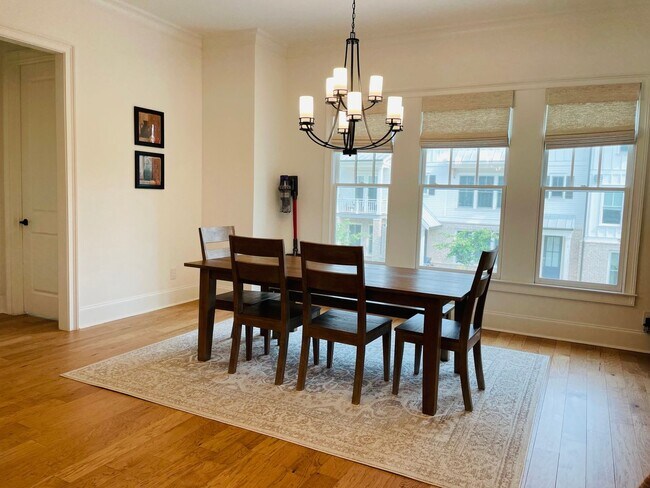 Building Photo - Spacious 4BR House in Milton