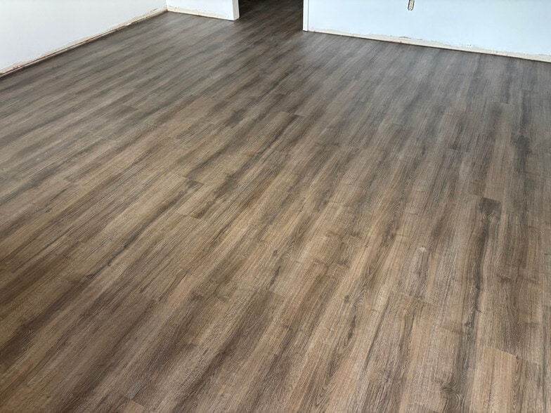 Building Photo - 1017 E Wesleyan Dr