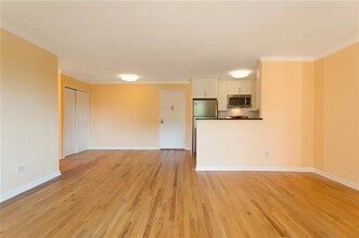 Building Photo - Upscale 1BR Designed for Comfort