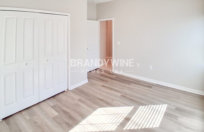 Building Photo - 5572 Mercado Dr