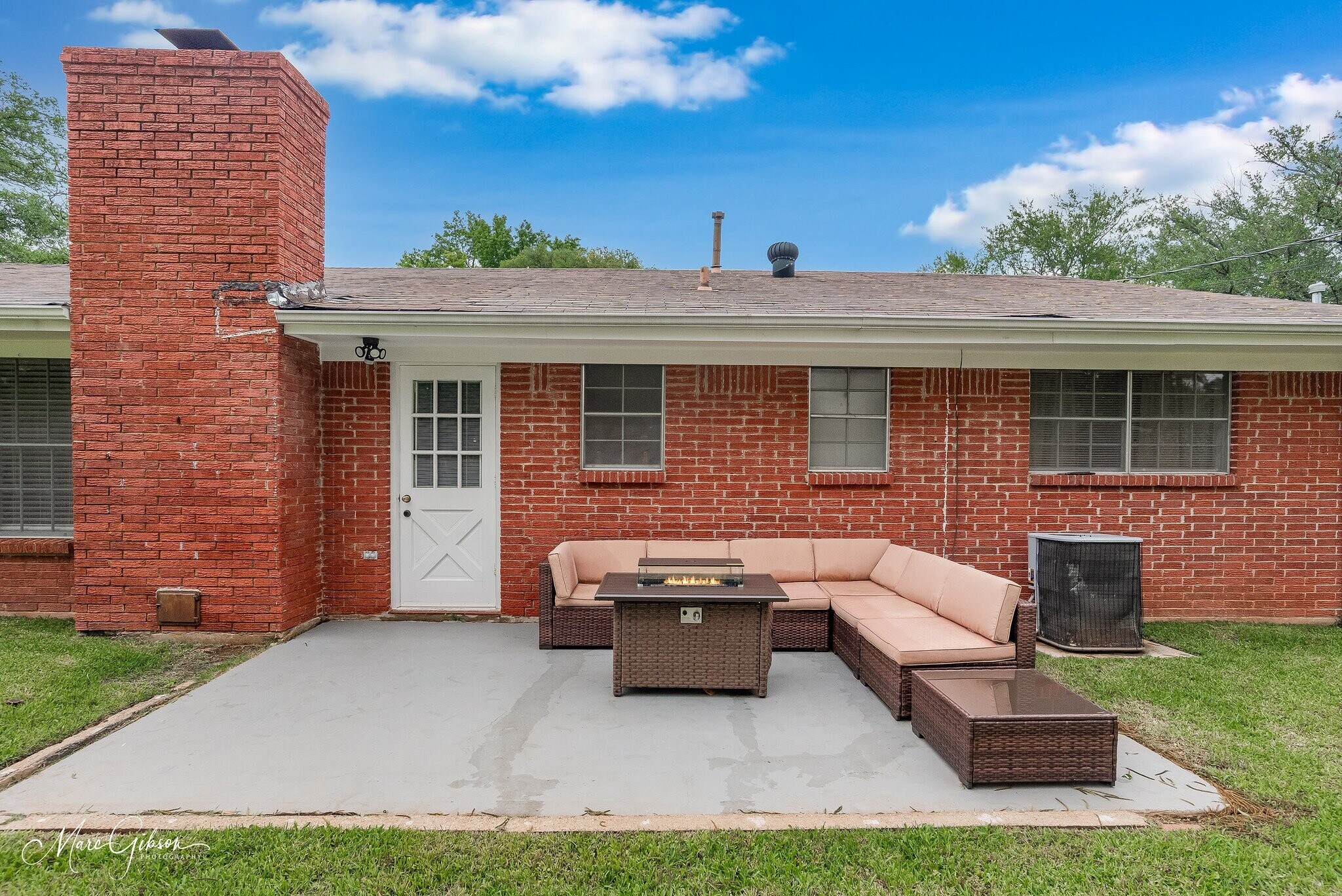 Building Photo - 207 Pomeroy Dr